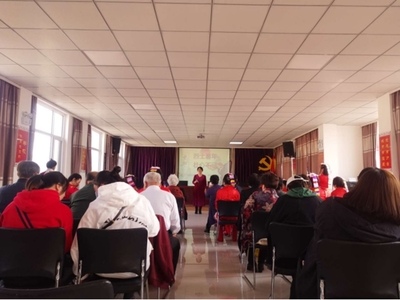 敬老愛老暖人心，民政局組織開展“敬老月”表演活動